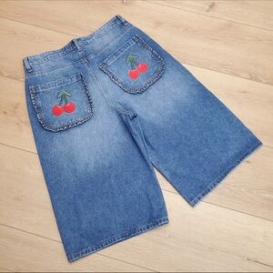 Ashley Mason Blue Denim Shorts with Cherry Embroidery Size 5/27